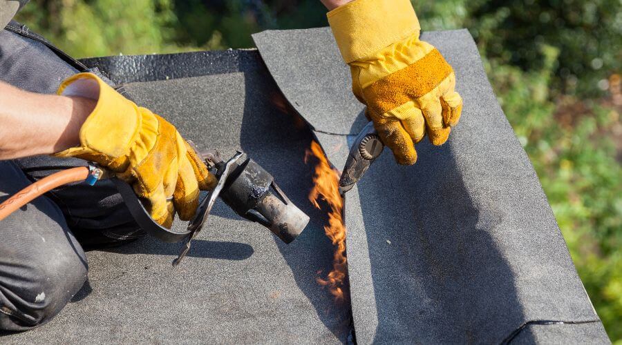 Expert Emergency Roof Repairs services in Lincoln, ME